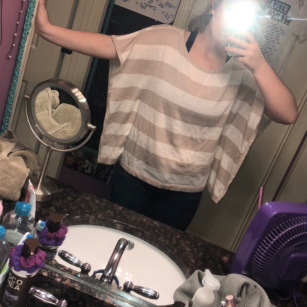 Super cute New York and company top